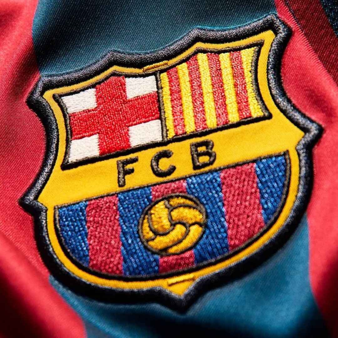 Barcelona 25/26 Retro Travel Shirt
